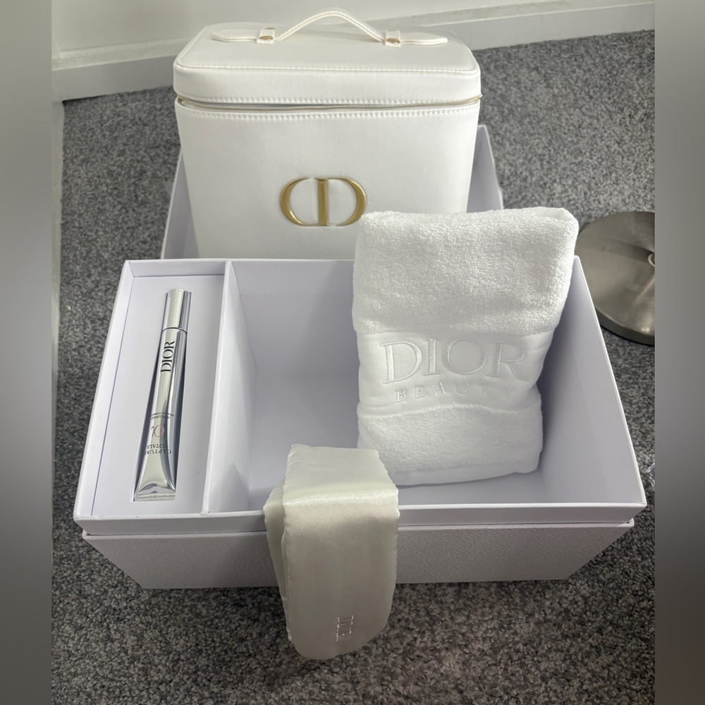 New Dior White Vanity Set
